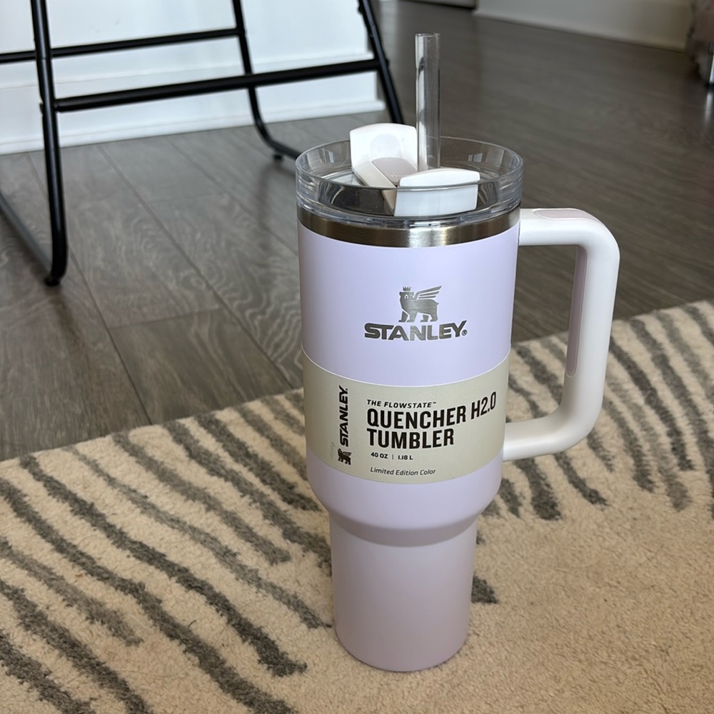 Stanley Limited Edition, Lilac Purple Quencher H2.0 Tumbler,  40 oz Brand New